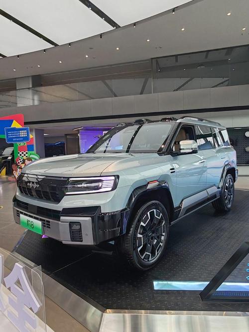 佛山27比亚迪方程豹硬派越野的爆款，英菲尼迪35周年与你共成长
